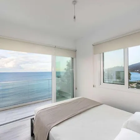 Seashore Villa *