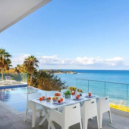 Seashore Pomos